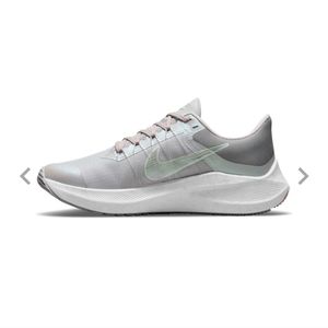 Nike Women's Winflo 8 Running Shoes